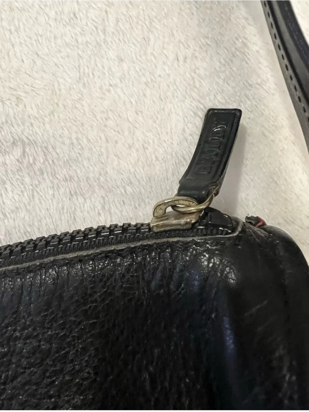 💚 Bally Switzerland Leather Black Shoulder Bag With Inside Pouch💚